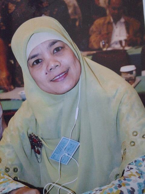 Lily Lubis